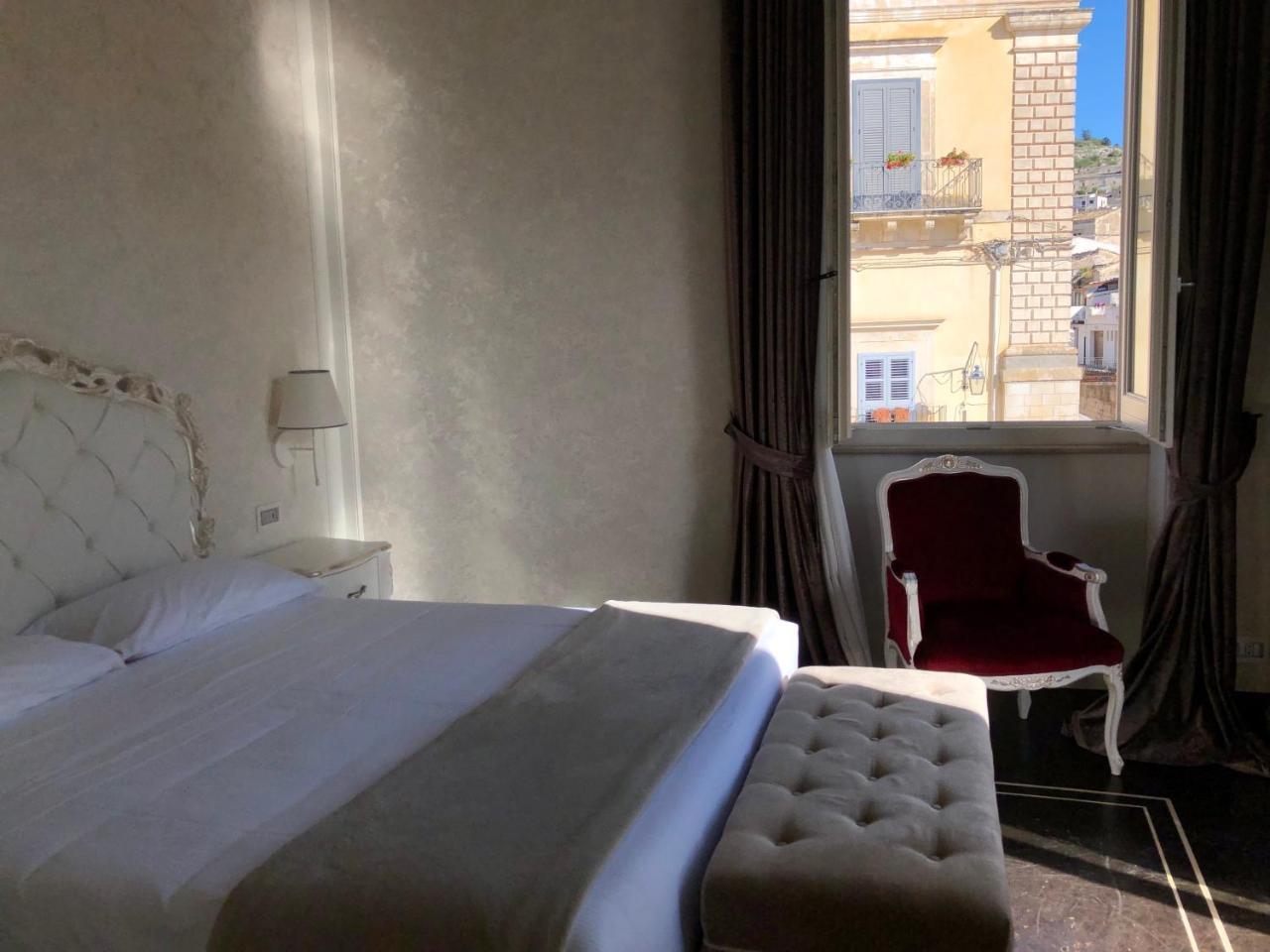 Palazzo Favacchio - Patane Hotel Scicli Bagian luar foto